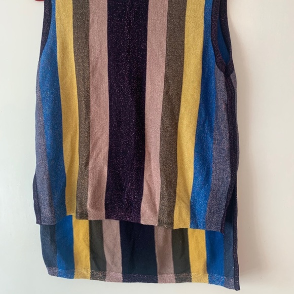 Top - Picture 2 of 2